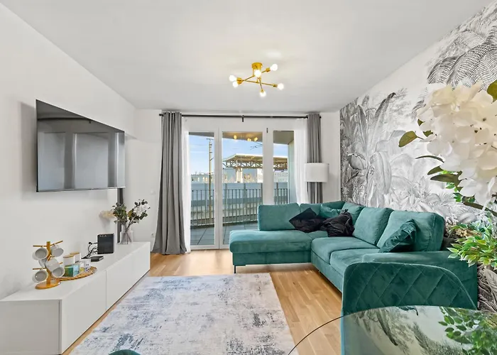 Διαμέρισμα Modern Near Airport - Outdoor Space - Easy Access