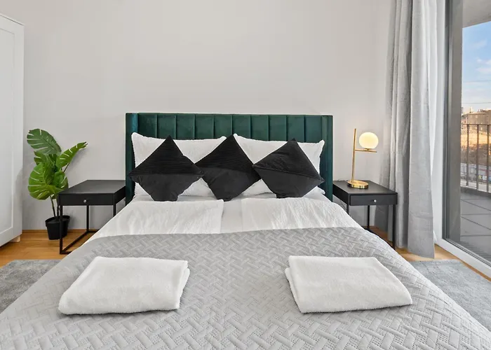 Modern Near Airport - Outdoor Space - Easy Access * فيينا