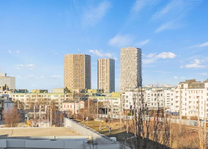 Modern Near Airport - Outdoor Space - Easy Access Διαμέρισμα *