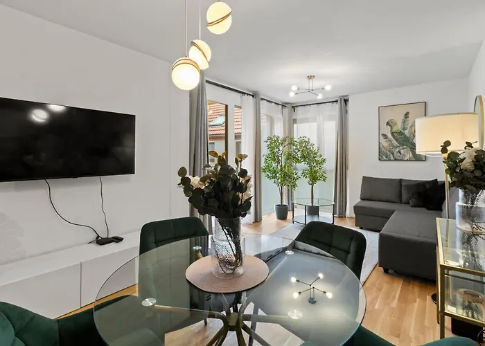 Modern Near Airport - Outdoor Space - Easy Access * فيينا