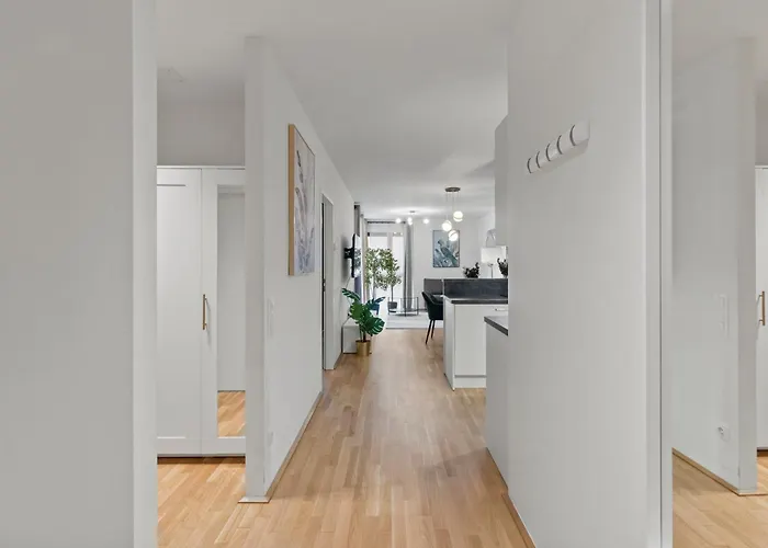 شقة Modern Near Airport - Outdoor Space - Easy Access *