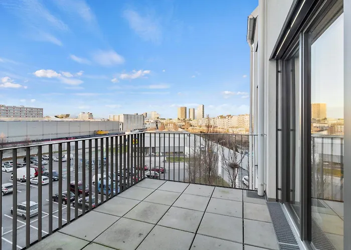 Διαμέρισμα Modern Near Airport - Outdoor Space - Easy Access