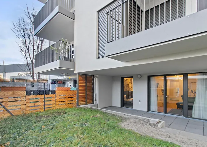 شقة Modern Near Airport - Outdoor Space - Easy Access فيينا